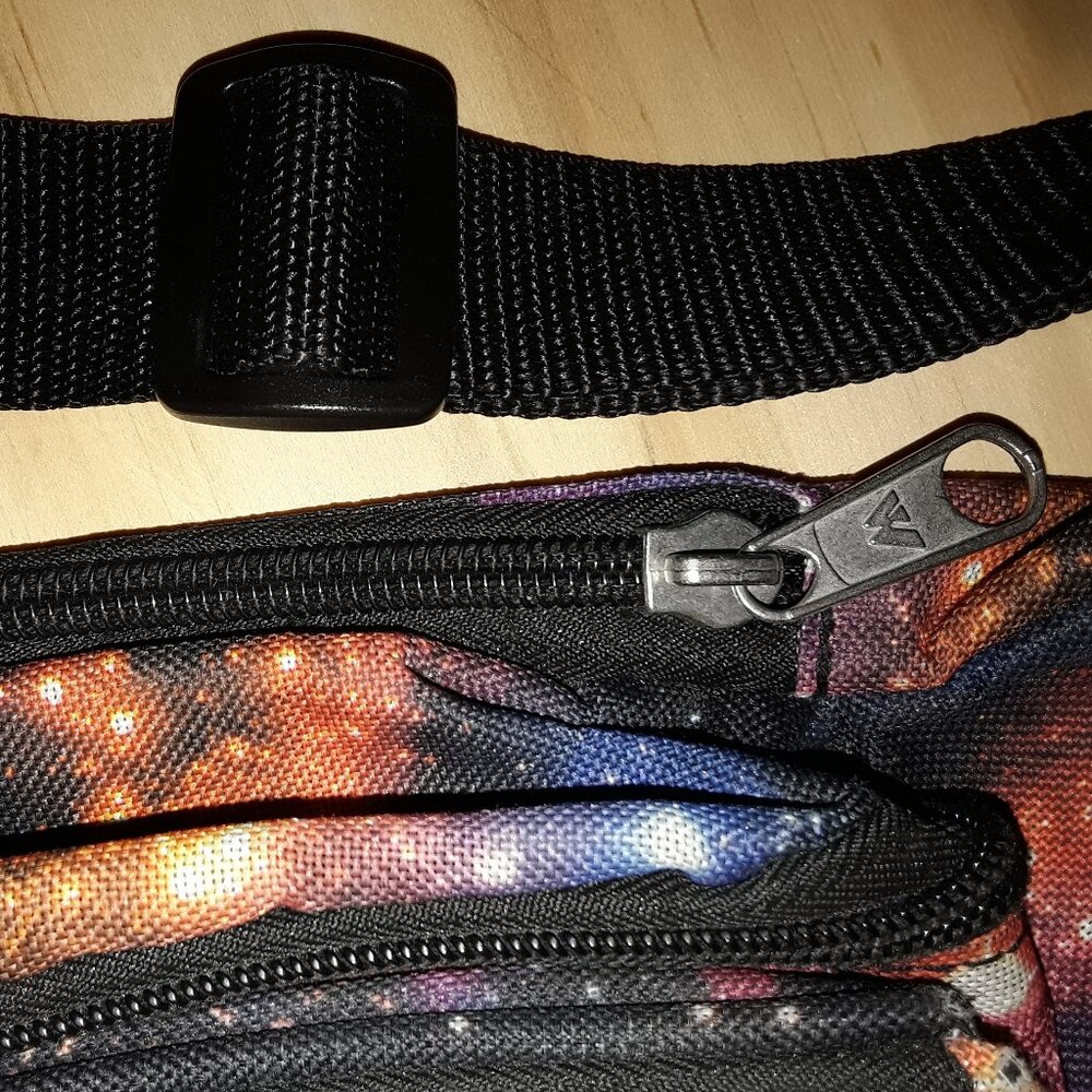 Everest | galaxy cosmic print | fanny pack | belt bag - Picture 6 of 14